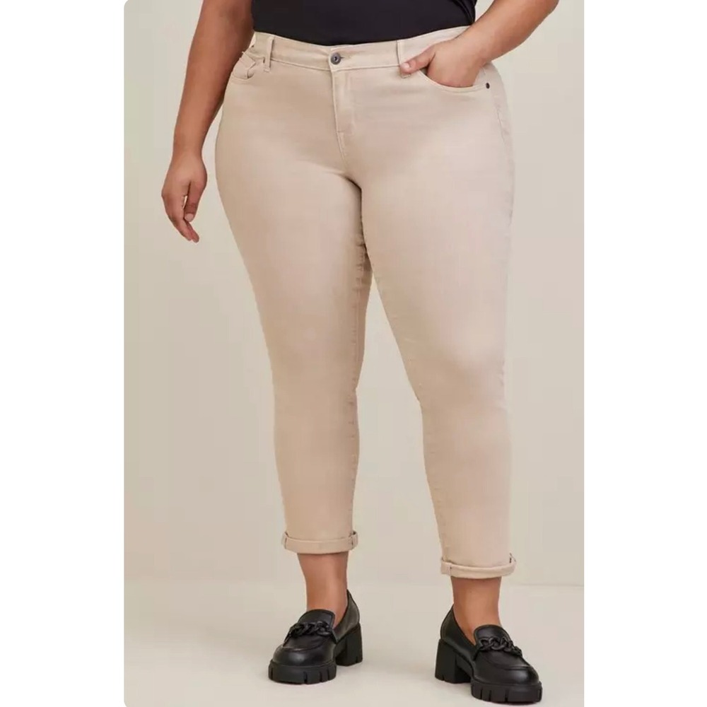 Torrid 18R Tan Beige Boyfriend Straight Vintage Stretch Jeans Quiet Luxury